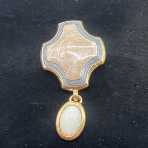 Trifari Brooch‎ Enamel Paint Gray Beige White Vtg